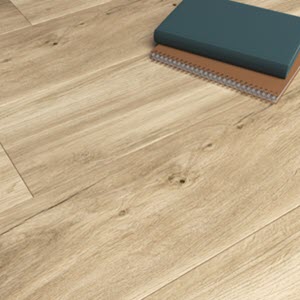 Suelo vinílico SPC efecto madera
