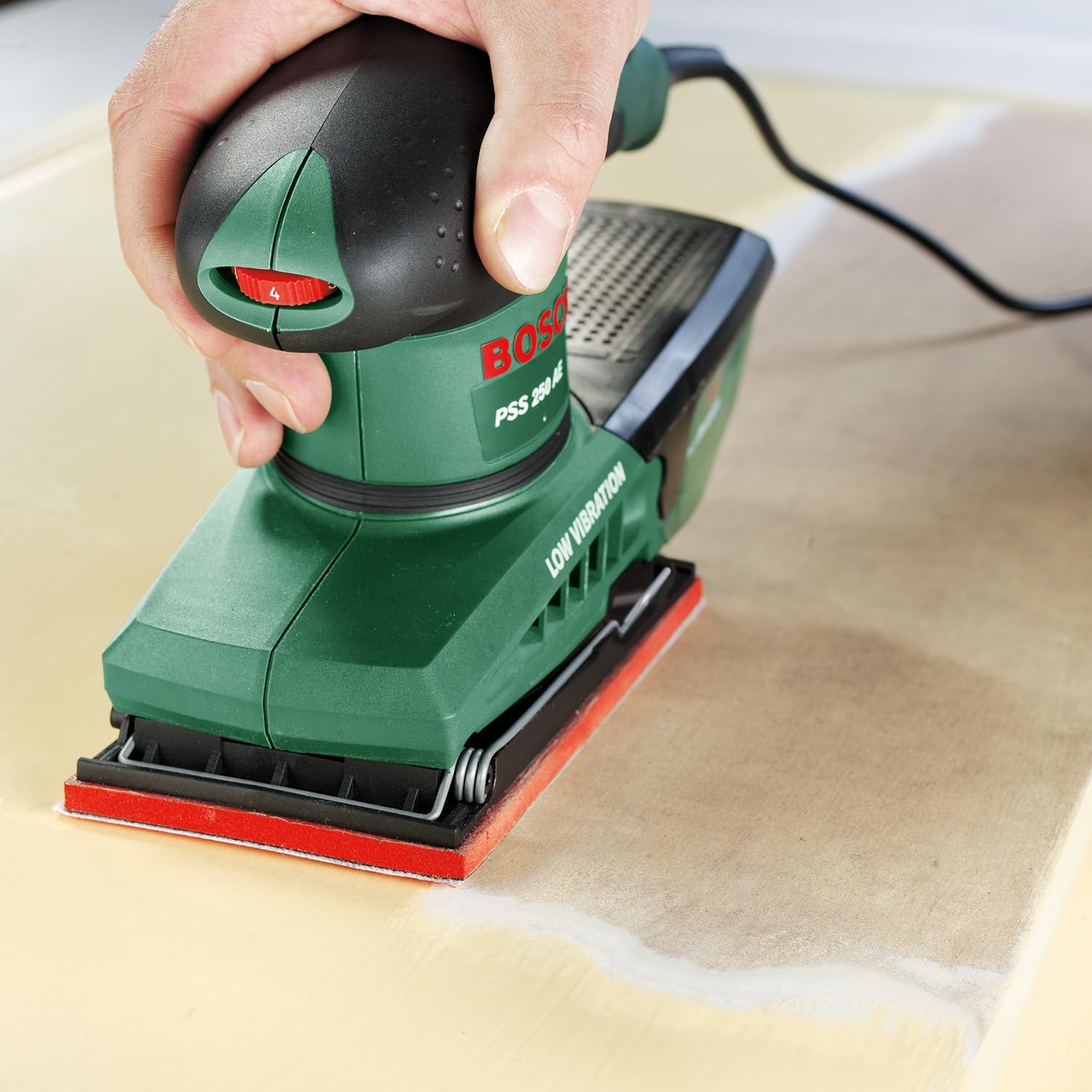Bosch lijadora PSS 250 AE