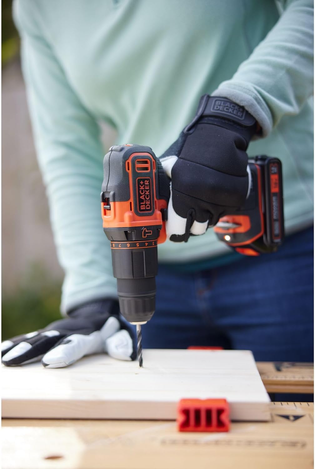 Taladro atornillador BLACK+DECKER 18BOA