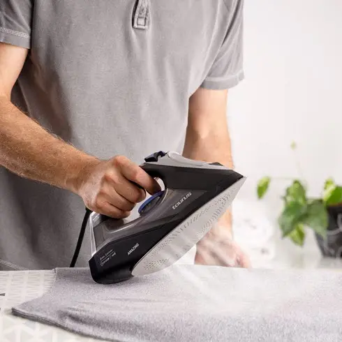 Plancha Taurus Amazing STI3002